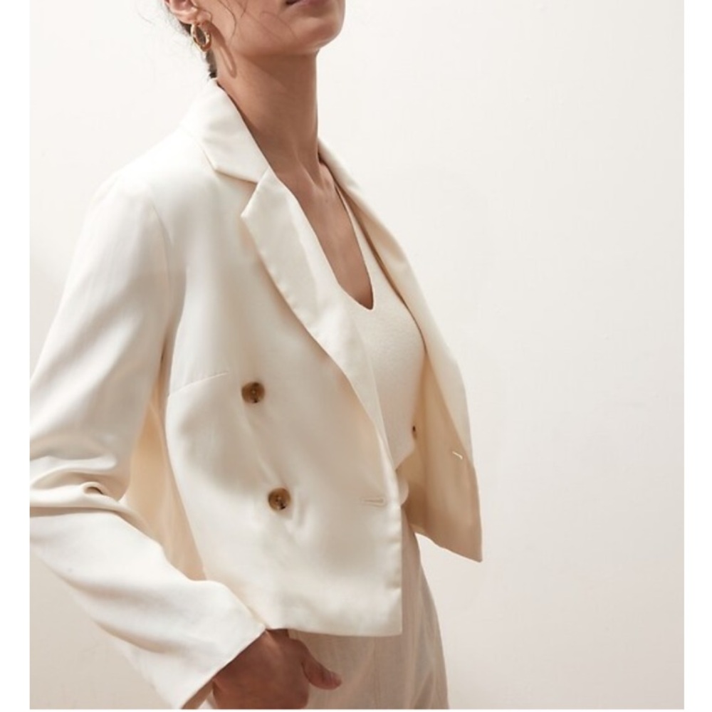 Banana Republic Double-Breasted Cropped Tencel Blazer